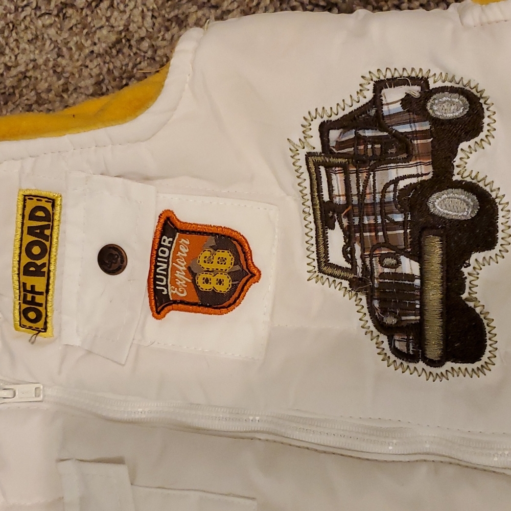 Vest - Picture 2 of 4
